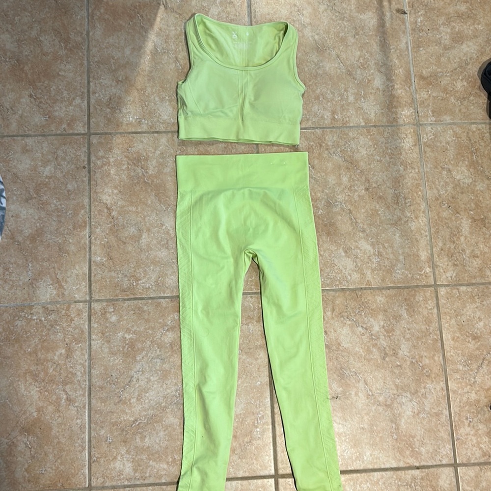 Xersion sportsbra and legging Activewear set